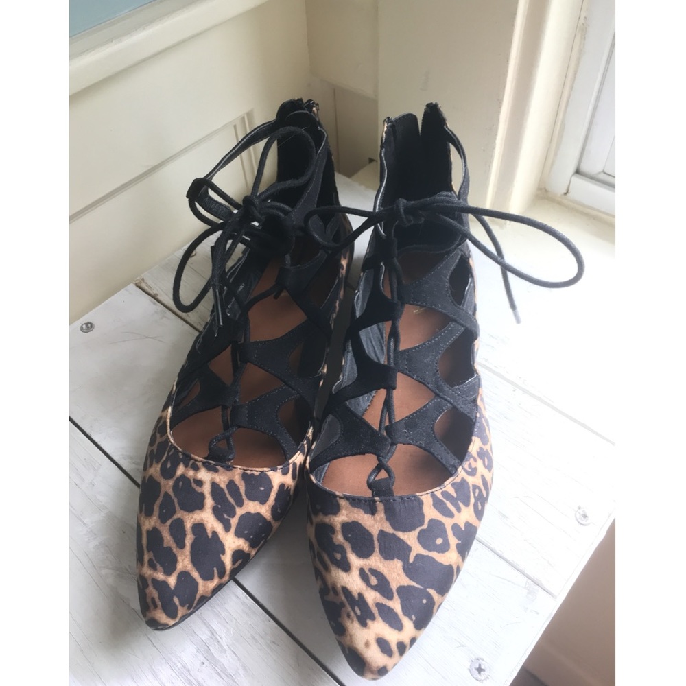✨NWOT✨ MIA leopard ghillie flats